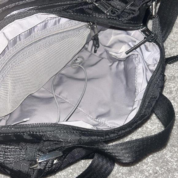 Excursion Large Belt Bag Black Like New - Picture 9 of 11